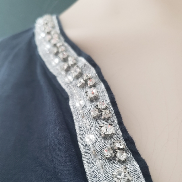 Malvin | Linen V-Neck Tunic - Picture 5 of 8